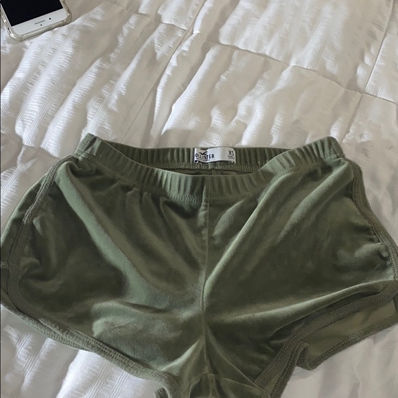 Hollister Pants - HOLLISTER BOOTY SHORTS